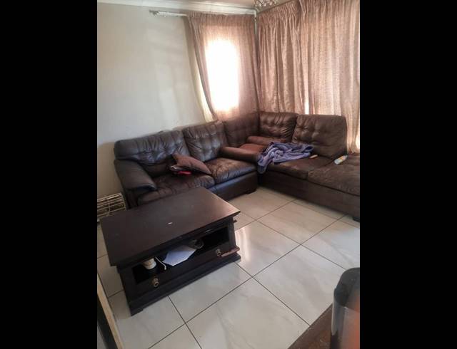 3 BEDROOM HOUSE FOR SALE IN MAHUBE VALLEY